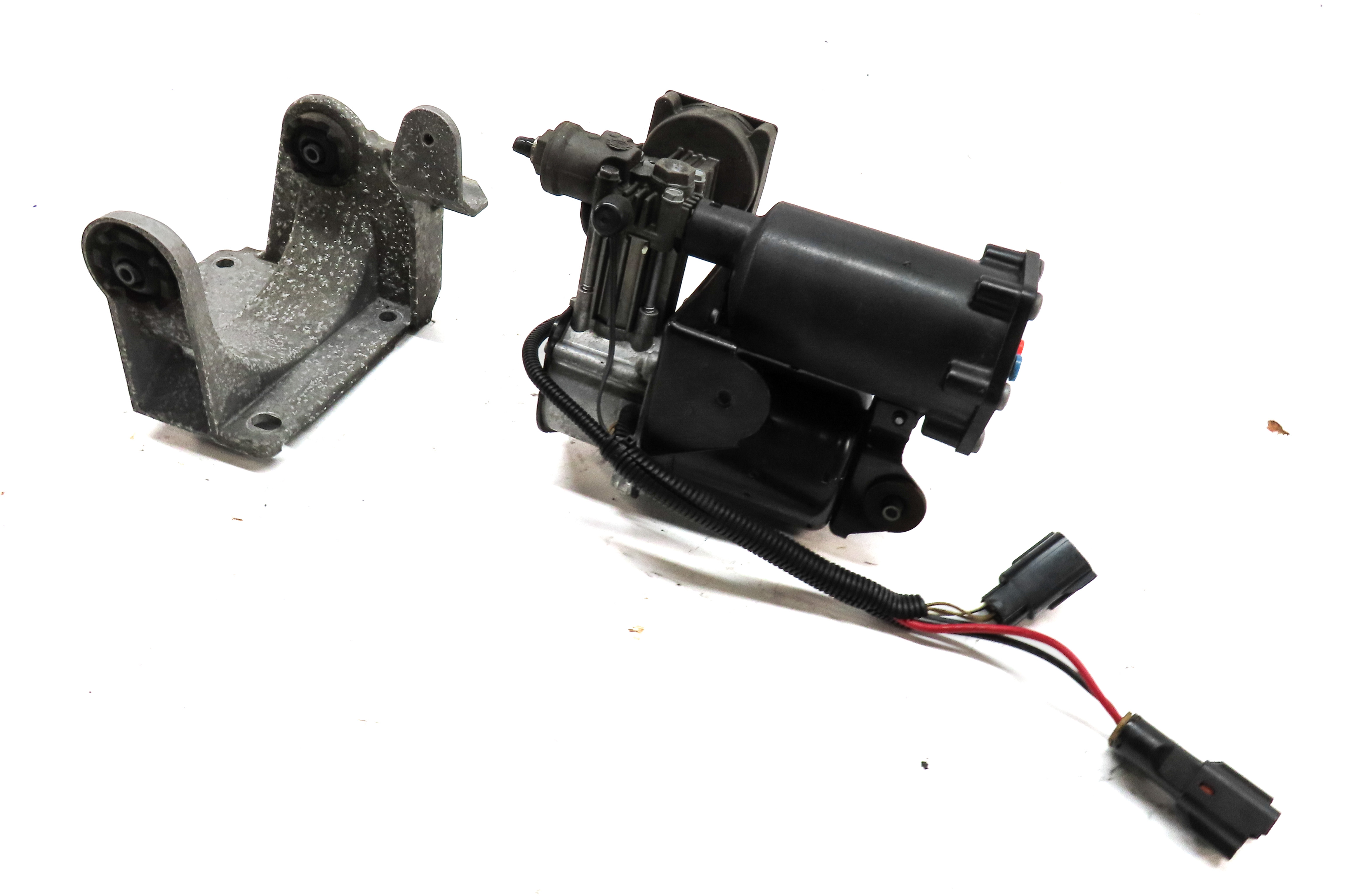05-16 RANGE ROVER LR3 LR4 (L322/L320) AIR SUSPENSION COMPRESSOR PUMP (HITACHI) — exact item pictured